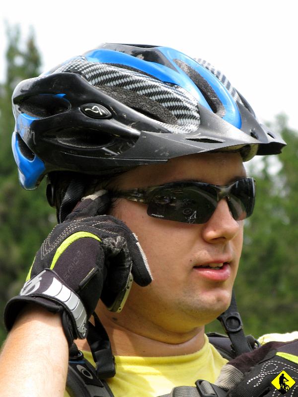 foto 025.jpg - A Juras dzwoni do mamy, by podziękować jej za Dramik (DrumNbase), który mu rano załadowała do playera :] Cytuję „Gdyby nie ten Dramik to bym nie wyjechał”